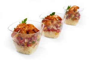 Užkandis su krevetėm ir daržovių salsa 1 vnt 2,30 €